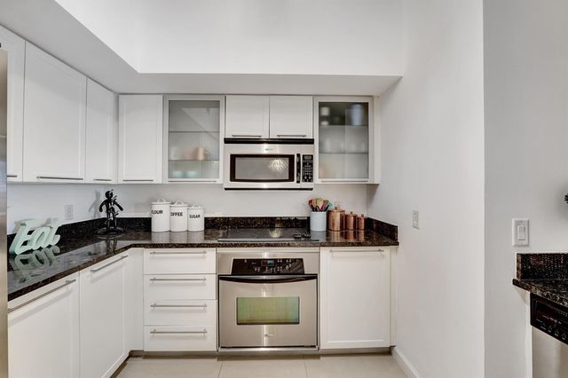 225 NE 1st Street 304, Delray Beach, FL 33444
