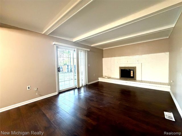 29339 Geraldine Court, Farmington Hills, MI 48336