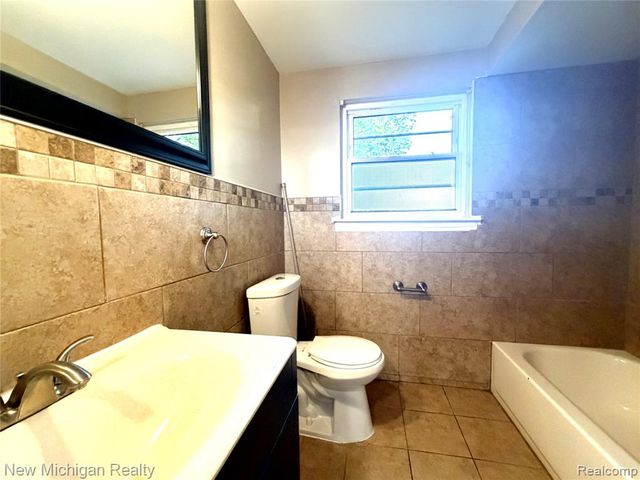 29339 Geraldine Court, Farmington Hills, MI 48336