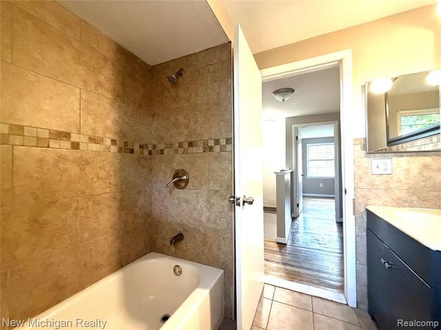 29339 Geraldine Court, Farmington Hills, MI 48336