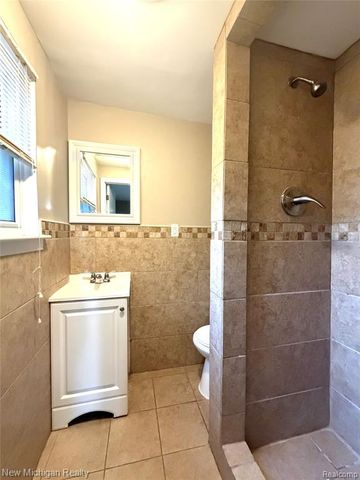 29339 Geraldine Court, Farmington Hills, MI 48336