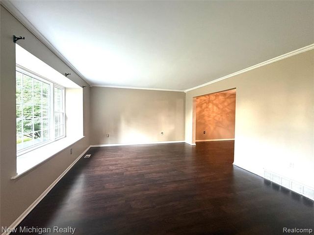 29339 Geraldine Court, Farmington Hills, MI 48336