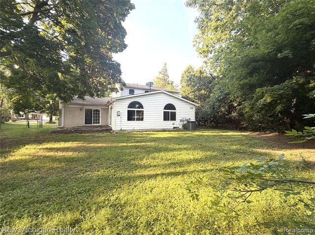 29339 Geraldine Court, Farmington Hills, MI 48336