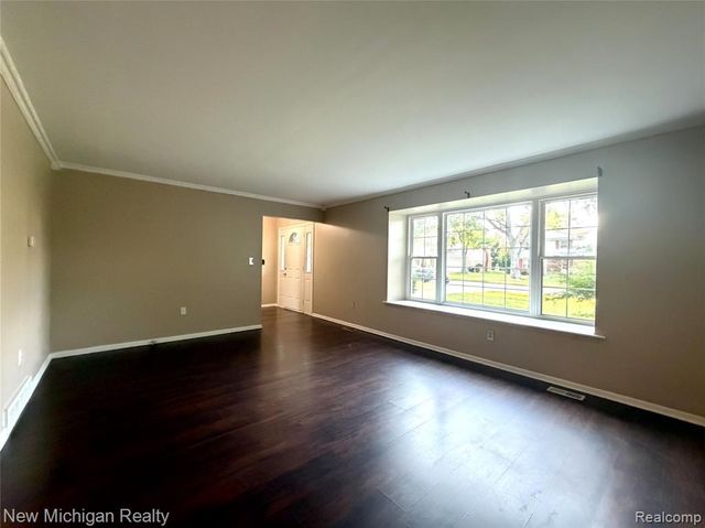 29339 Geraldine Court, Farmington Hills, MI 48336
