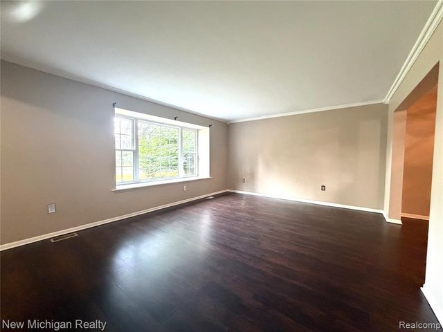 29339 Geraldine Court, Farmington Hills, MI 48336
