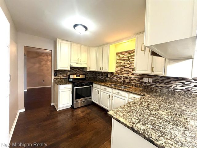 29339 Geraldine Court, Farmington Hills, MI 48336