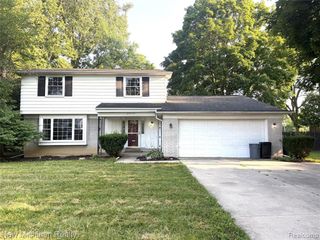 29339 Geraldine Court, Farmington Hills, MI 48336