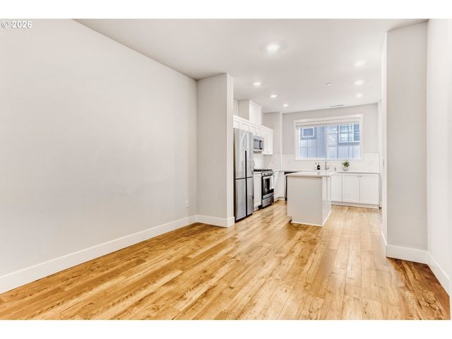 16087 Nw PRISTINE Ln, Portland, OR 97229