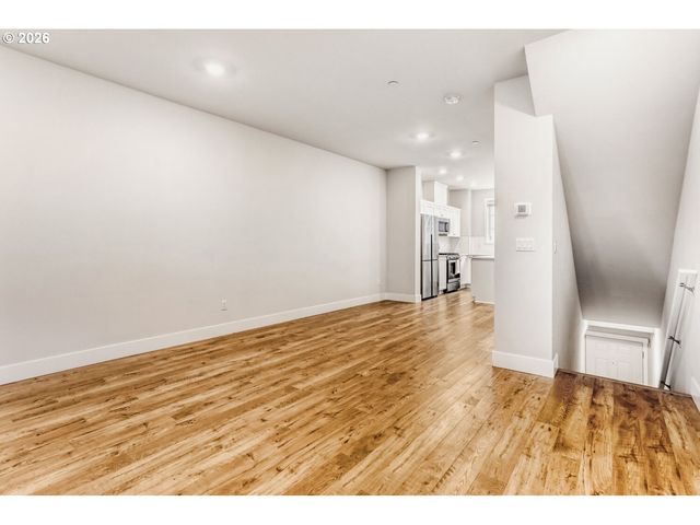 16087 Nw PRISTINE Ln, Portland, OR 97229