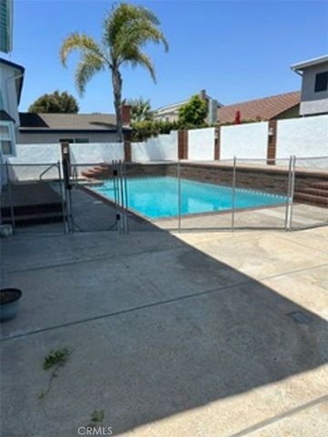 8591 Naples, Huntington Beach, CA 92646