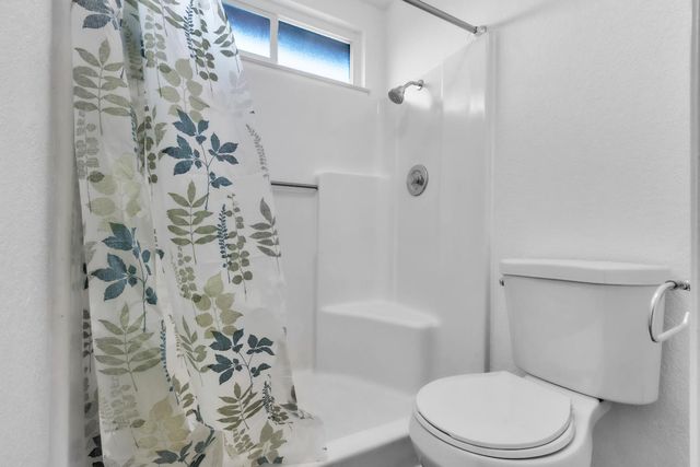 7304 Fletcher Farm Dr, Sacramento, CA 95828