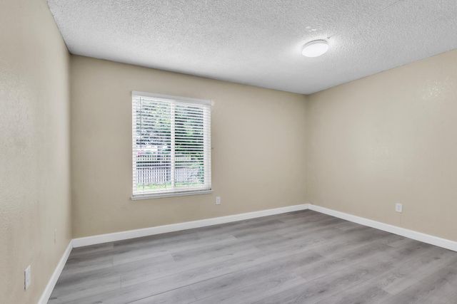 7304 Fletcher Farm Dr, Sacramento, CA 95828