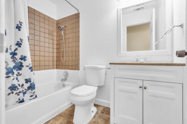 7304 Fletcher Farm Dr, Sacramento, CA 95828