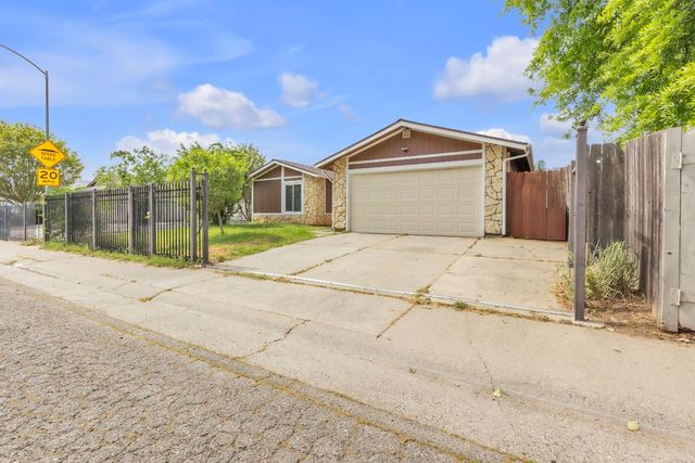 7304 Fletcher Farm Dr, Sacramento, CA 95828