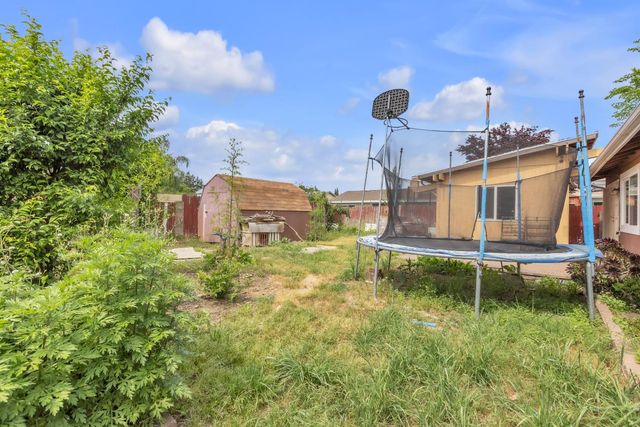 7304 Fletcher Farm Dr, Sacramento, CA 95828