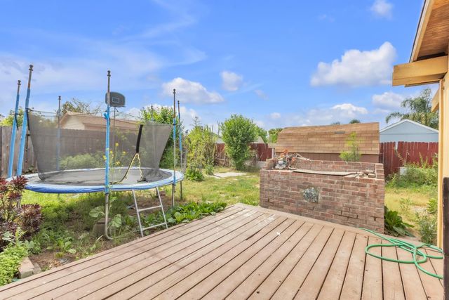 7304 Fletcher Farm Dr, Sacramento, CA 95828