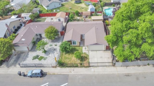 7304 Fletcher Farm Dr, Sacramento, CA 95828