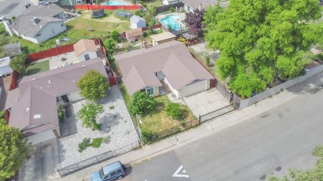 7304 Fletcher Farm Dr, Sacramento, CA 95828