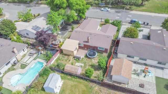 7304 Fletcher Farm Dr, Sacramento, CA 95828