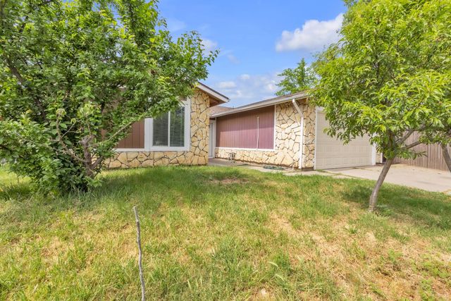 7304 Fletcher Farm Dr, Sacramento, CA 95828