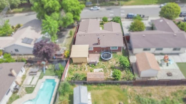 7304 Fletcher Farm Dr, Sacramento, CA 95828
