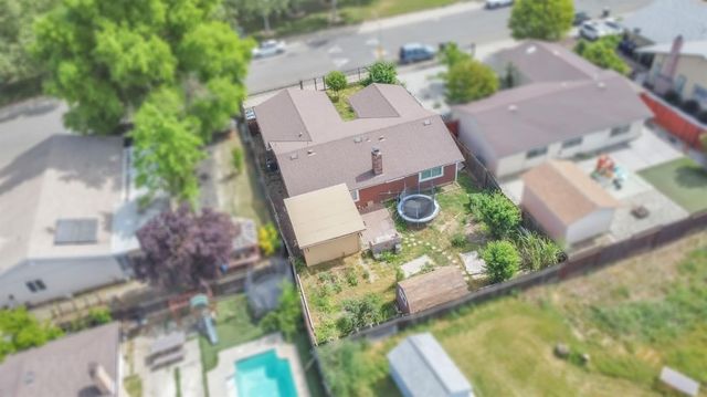 7304 Fletcher Farm Dr, Sacramento, CA 95828