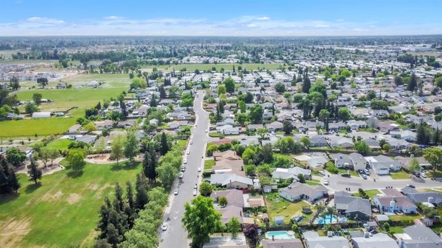 7304 Fletcher Farm Dr, Sacramento, CA 95828