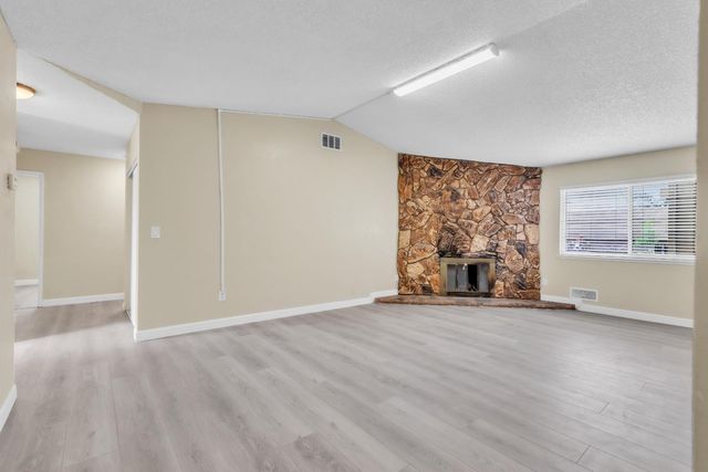 7304 Fletcher Farm Dr, Sacramento, CA 95828