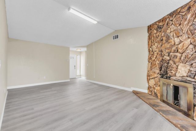 7304 Fletcher Farm Dr, Sacramento, CA 95828