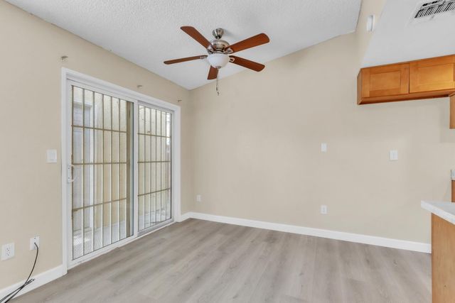 7304 Fletcher Farm Dr, Sacramento, CA 95828