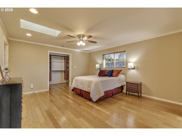 12335 Sw FAIRCREST St, Portland, OR 97225