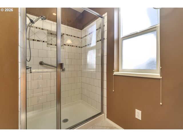 12335 Sw FAIRCREST St, Portland, OR 97225