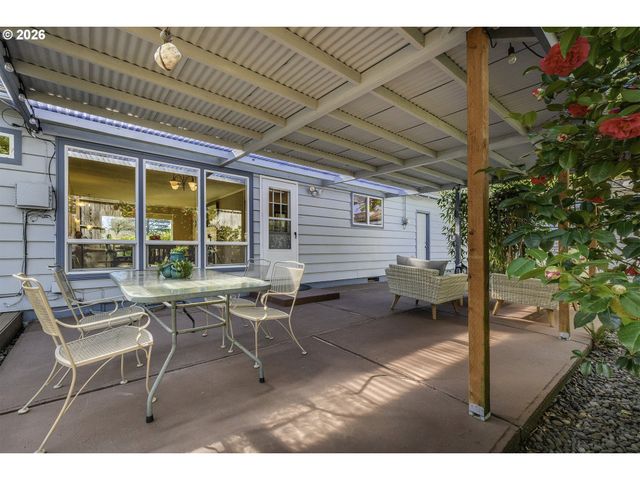 12335 Sw FAIRCREST St, Portland, OR 97225