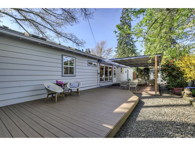 12335 Sw FAIRCREST St, Portland, OR 97225