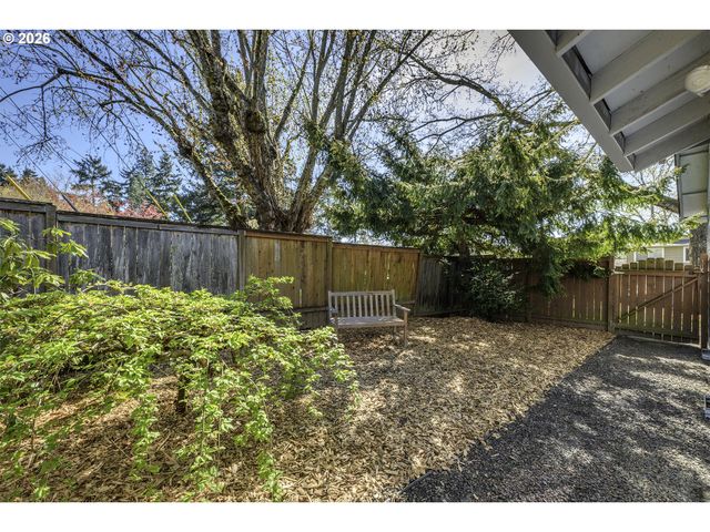 12335 Sw FAIRCREST St, Portland, OR 97225