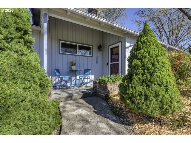 12335 Sw FAIRCREST St, Portland, OR 97225