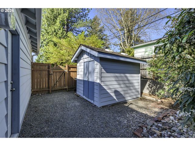 12335 Sw FAIRCREST St, Portland, OR 97225