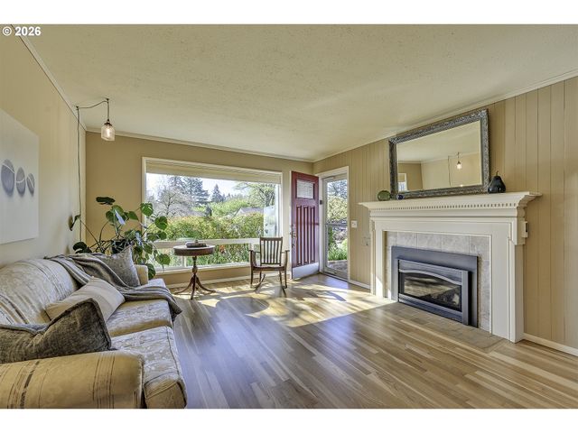 12335 Sw FAIRCREST St, Portland, OR 97225