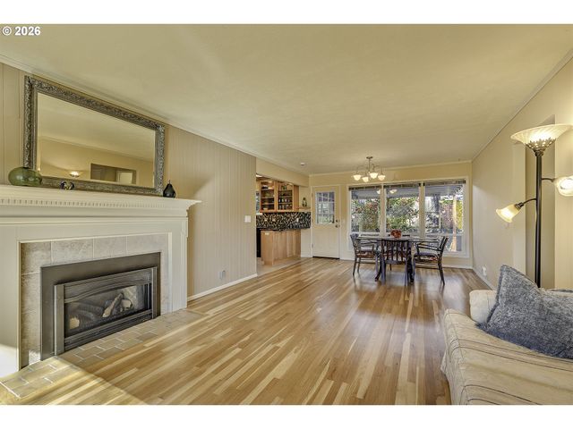 12335 Sw FAIRCREST St, Portland, OR 97225