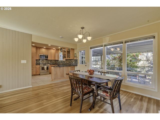 12335 Sw FAIRCREST St, Portland, OR 97225