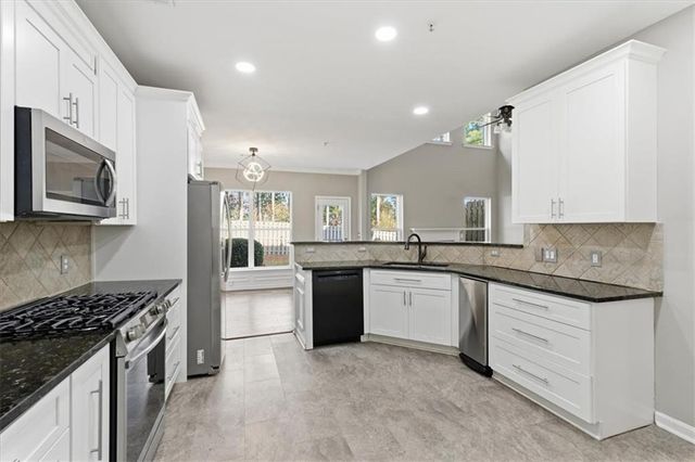 415 MOUNTAIN VIEW Lane, Woodstock, GA 30188