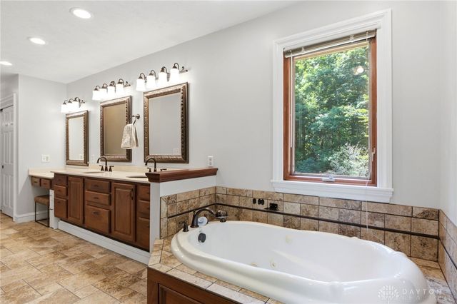 2054 Winding Brook Way, Xenia, OH 45385