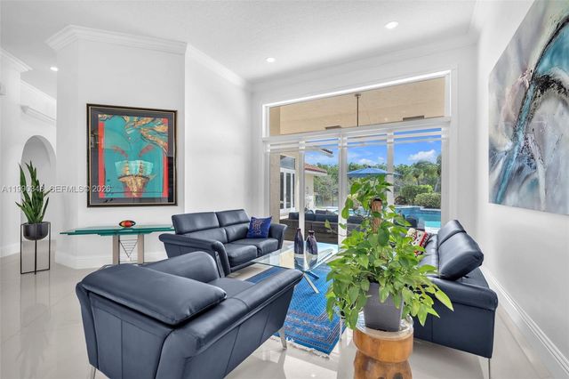 219 Landings Blvd, Weston, FL 33327