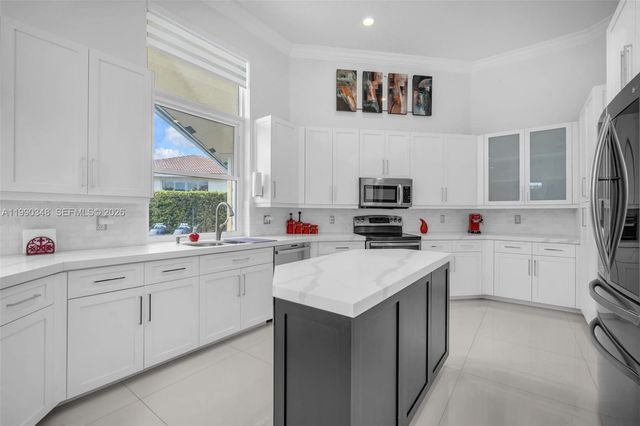 219 Landings Blvd, Weston, FL 33327