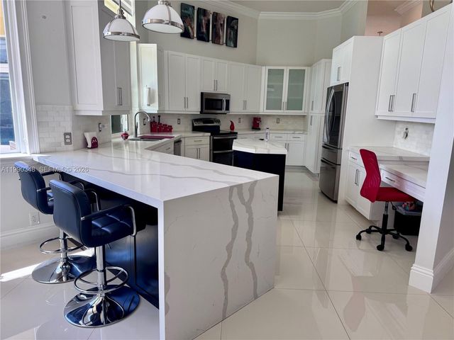 219 Landings Blvd, Weston, FL 33327