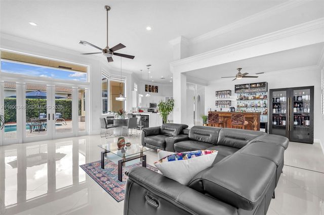 219 Landings Blvd, Weston, FL 33327