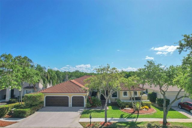 219 Landings Blvd, Weston, FL 33327