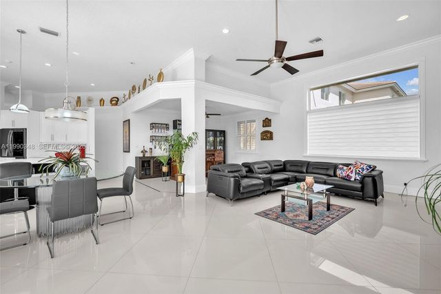 219 Landings Blvd, Weston, FL 33327