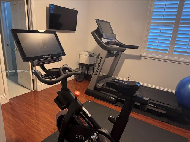 219 Landings Blvd, Weston, FL 33327