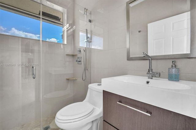 219 Landings Blvd, Weston, FL 33327